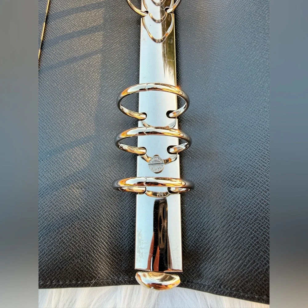 LOUIS VUITTON Large Planner (fits A5 paper)
Color: Epi Noir (Textured Leather) - Picture 6 of 9